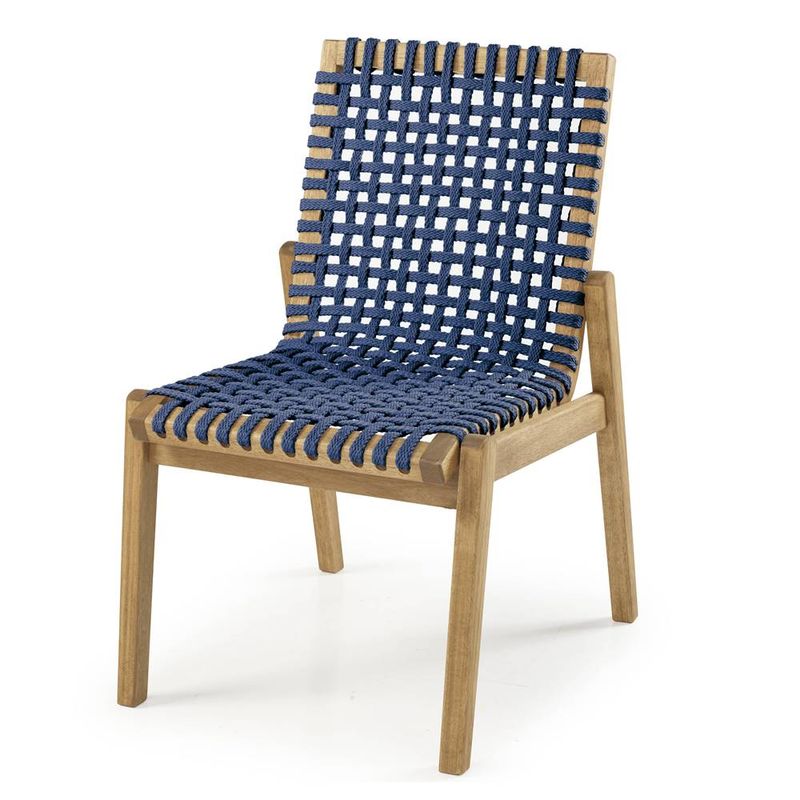 Cadeira Trama estrutura em madeira assento e encosto em corda trançada na cor azul