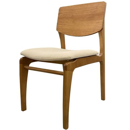 cadeira marselha madeira maciça na cor cinamomo claro assento com tecido linho na cor  rustico