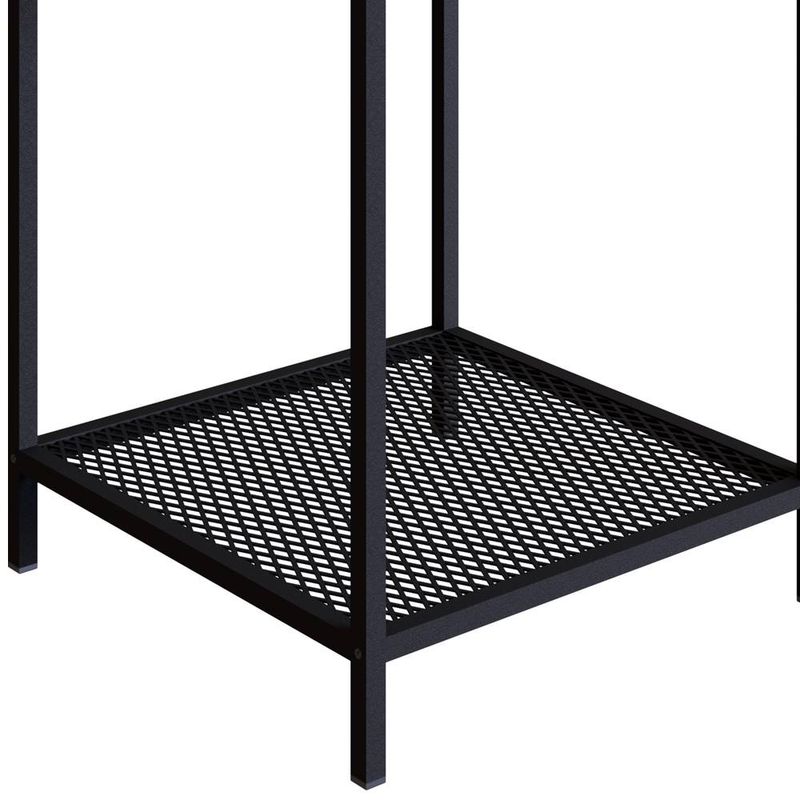 mesa lateral tampo superior em madeira e prateleira inferior em aço na cor preto