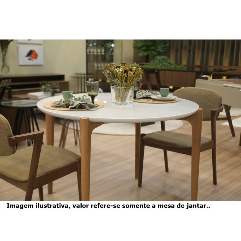 foto ambientada da mesa de jantar luara redonda  com tampo em mdf com vidro na cor off white base em madeira macica na cor amêndoa 110cm de lagura